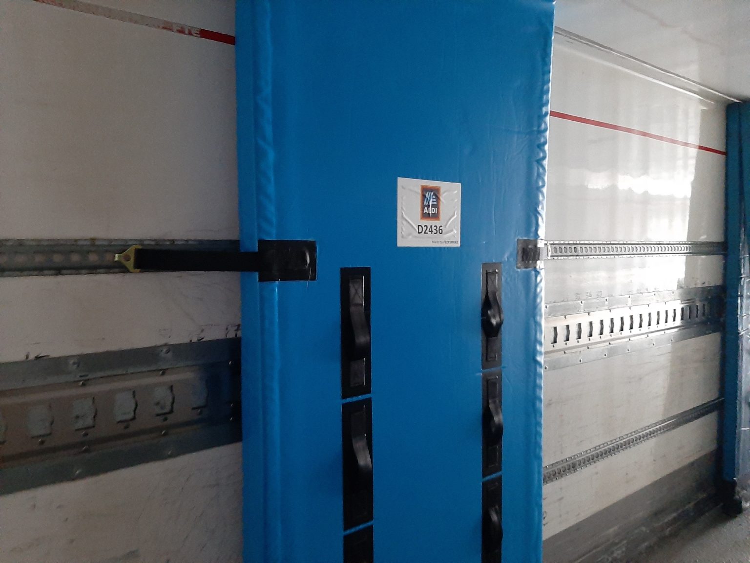 Portable bulkheads/Chiller Boards FLEXIMAKE Freight Solutions